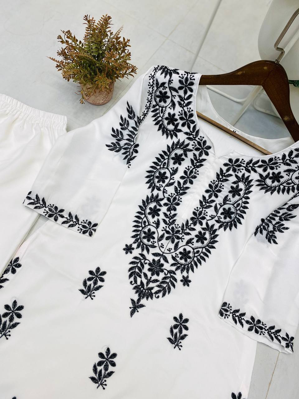 Stylish Maslin Kurta with Palazzo Set – Embroidery Work
