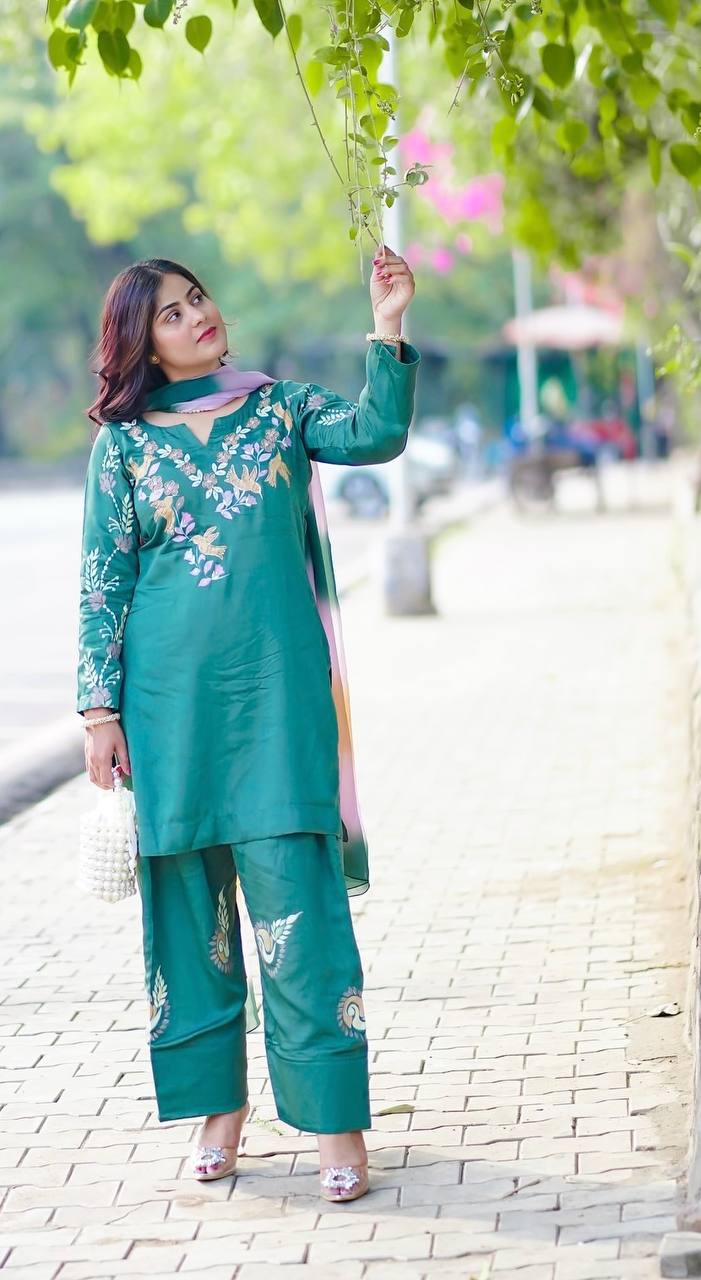 Stylish 3-Piece Farsi Salwar Suit in French Crepe with Embroidery & Organza Dupatta