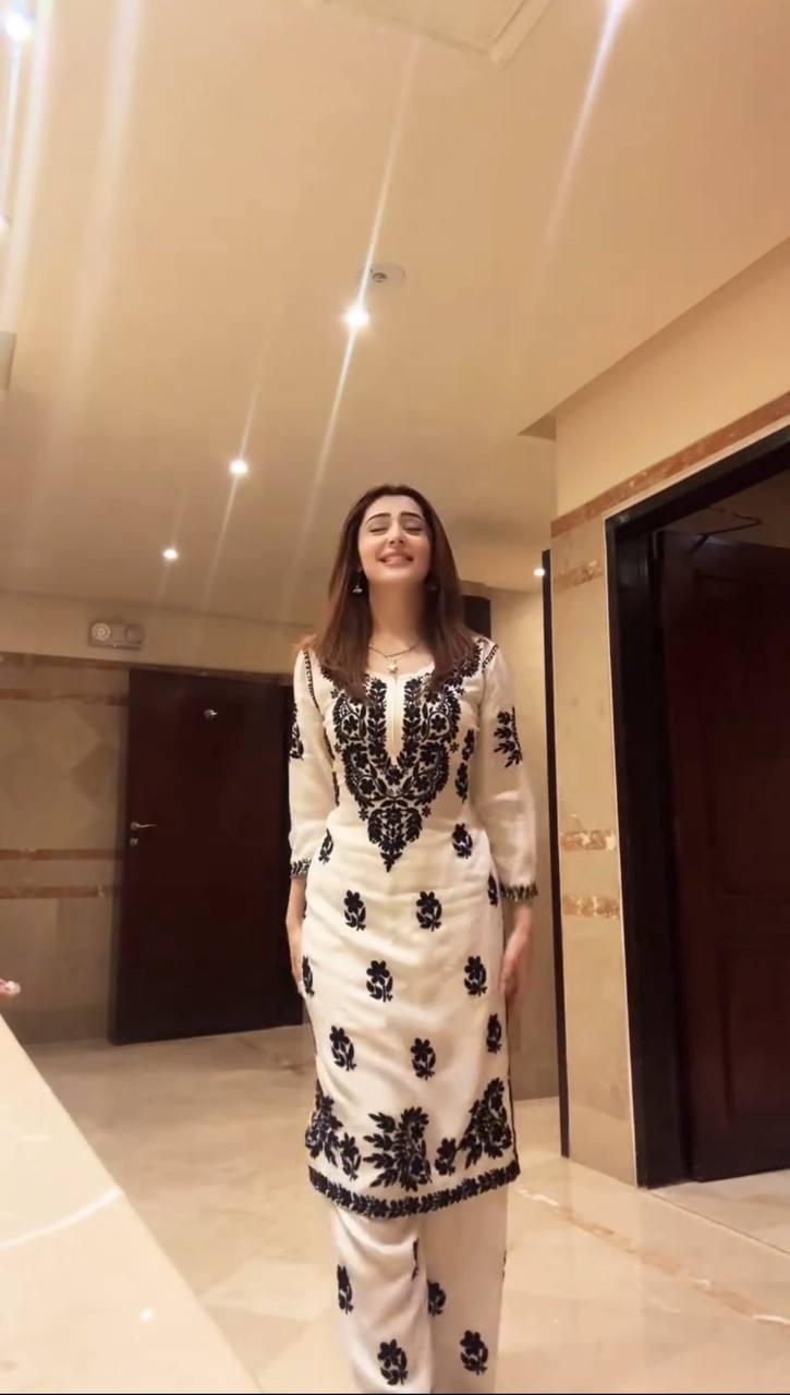 Stylish Maslin Kurta with Palazzo Set – Embroidery Work
